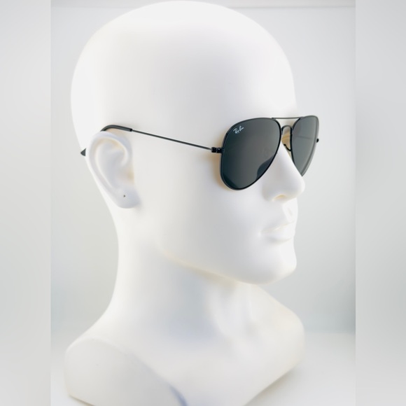 Ray-Ban Aviator Sunglasses Total Black RB3025 Polished Black Frame Black Lenses - Picture 4 of 14